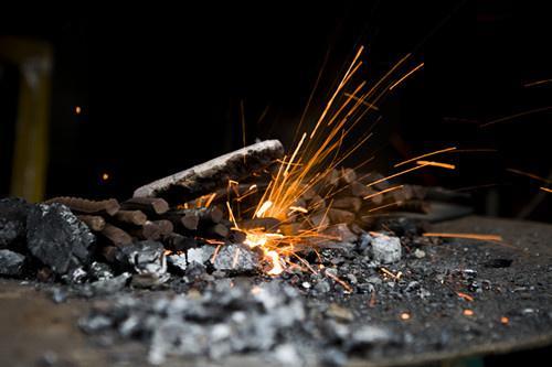 坐咩给“五华阿哥五华阿哥硬打硬”?