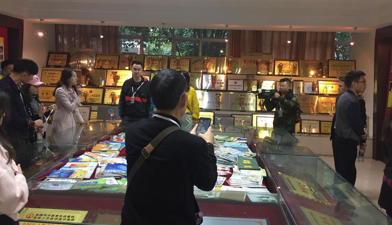 见证名校巴川奇迹四川主流媒体赴渝考察新鸥鹏中国教育巴川系