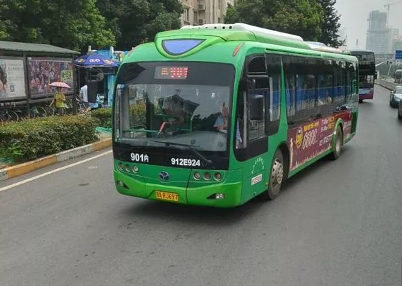 武汉每一辆901，都承载着江夏上万学子的青春！