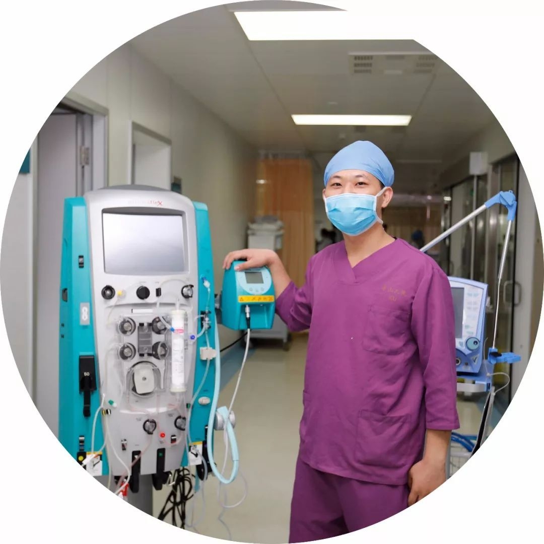 看了这么多炫富摔，这些护士才是最劲爆的~