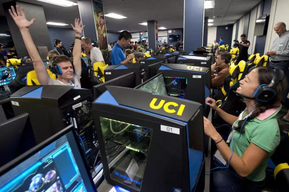 学生福利VS教育灾难？美国俄州开设电竞专业，上课明目张胆打游戏