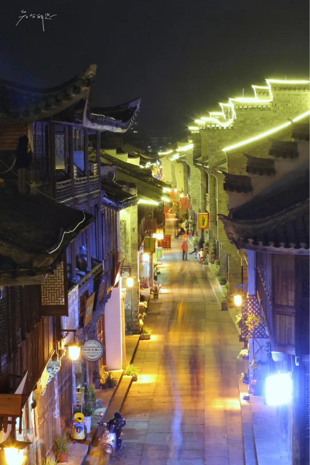 没有人来人往的城市,没有人山人海的地方