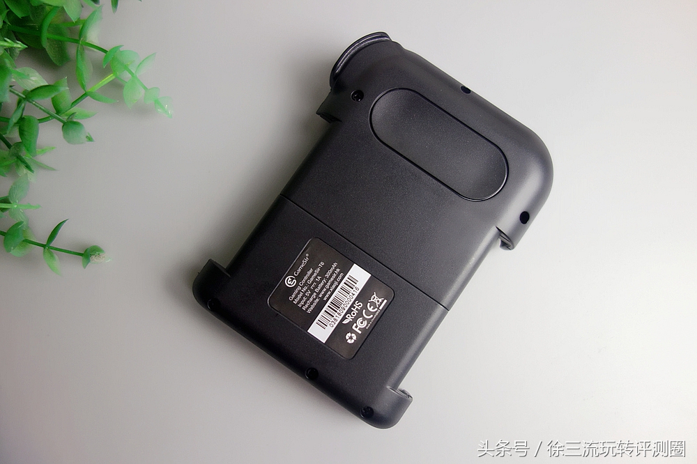 小鸡t6手柄玩吃鸡,小鸡t6游戏手柄