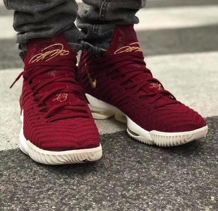 十月围城杀出重围,十月围城