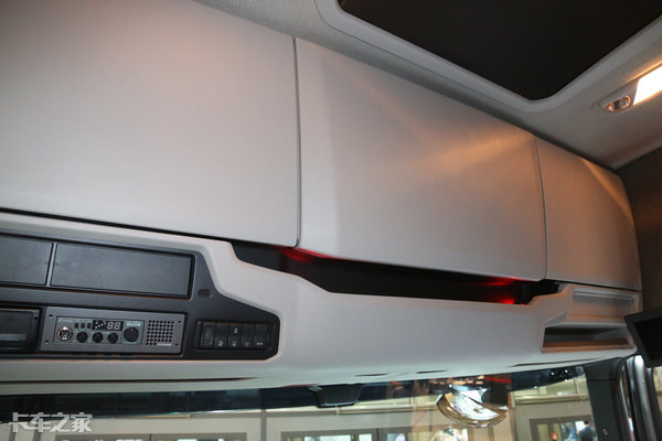 搭载v6发动机275匹马力的越野车,750匹马力的斯堪尼亚