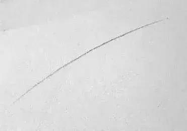 背景静物素描排线不清晰怎么办,素描练习排线时手部应用悬空吗