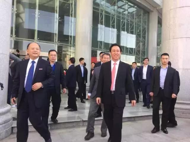 许家印捐赠42亿,恒大许家印捐钱给自己大学