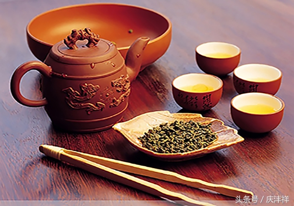 存普洱茶要选香气还是苦涩,存茶的优缺点