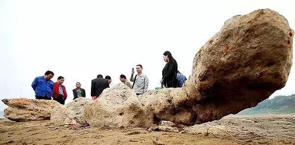 湘江挖出铁牛,千里湘江第一湾照片