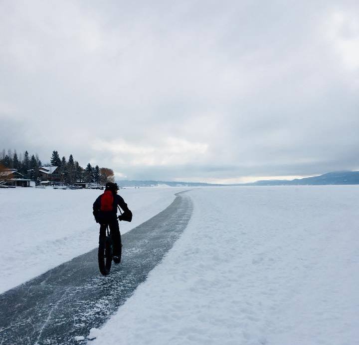 在这条世上最长的天然户外溜冰场一起skr，skr