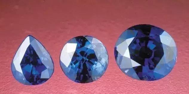 不同产地蓝宝石的“指纹”:包裹体的特征你知道吗?