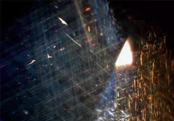 不同产地蓝宝石的“指纹”:包裹体的特征你知道吗?