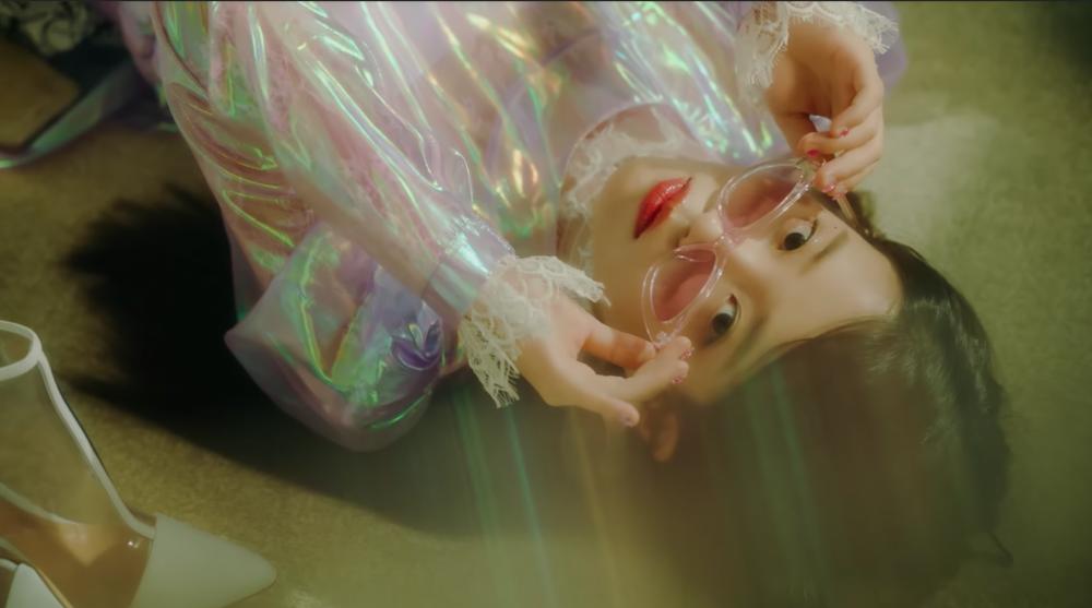 iu李知恩mvyellow,iu李知恩金泰亨mv解说