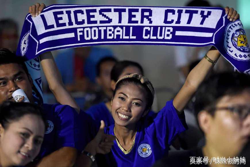 威廉王子潸然泪下,莱斯特城全员悼念维猜瓦尔迪落泪