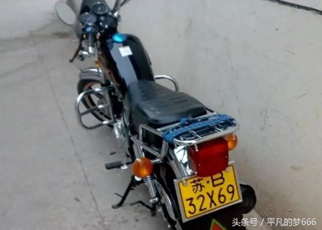 公交车牌为什么是黄绿两种颜色,各种车牌的颜色代表什么