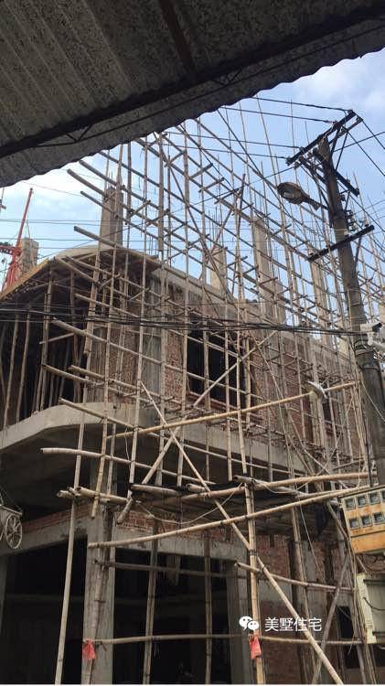 农村三层自建房旧房改造全过程,农村旧房翻修屋顶造别墅