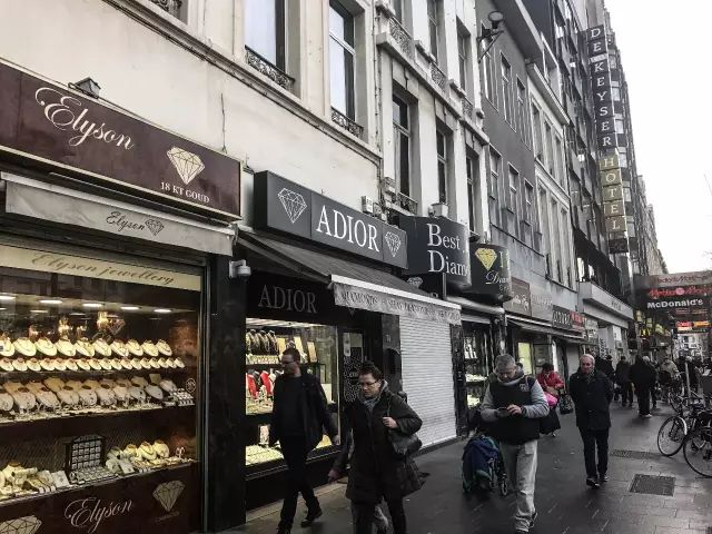 从中国开车来巴黎,从中国开车到欧洲