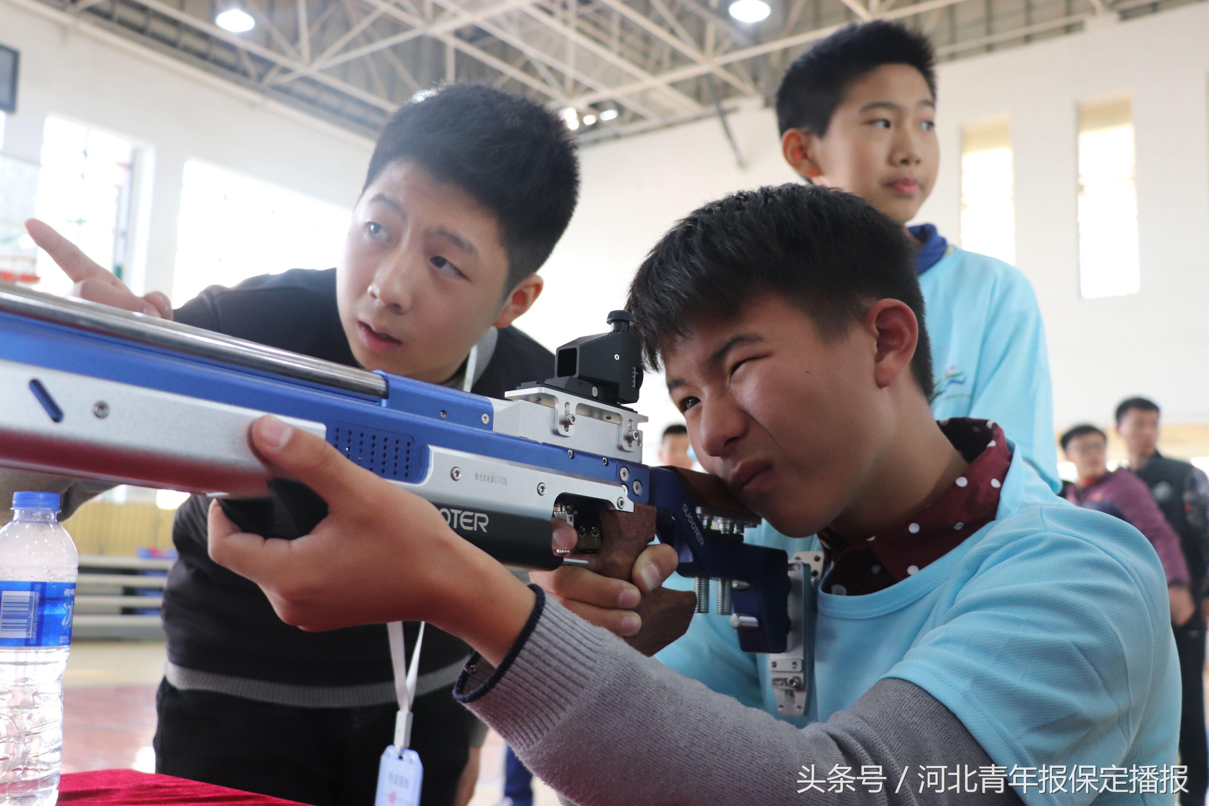 保定150名学生零距离感受射击魅力