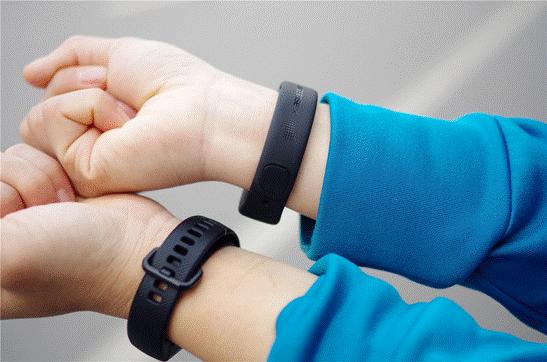 乐心手环5VS荣耀手环4：都说要搞定专业健身+购物？