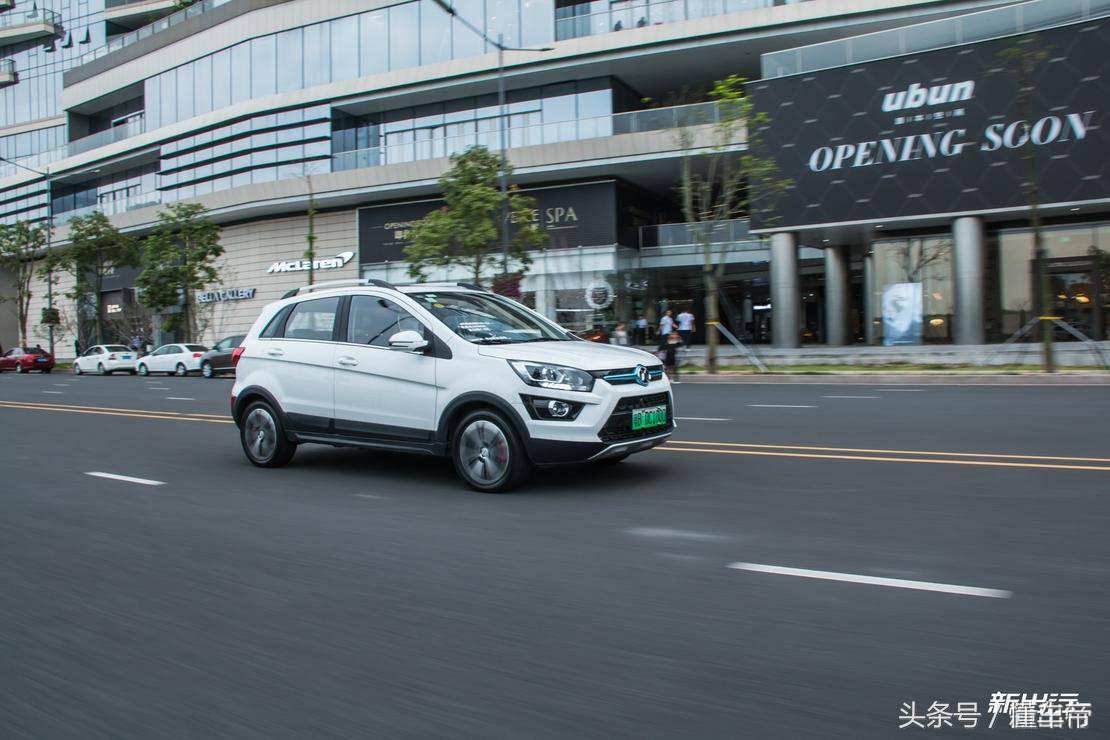 车胎扎了怎么补气,怎么往车胎里打补胎液