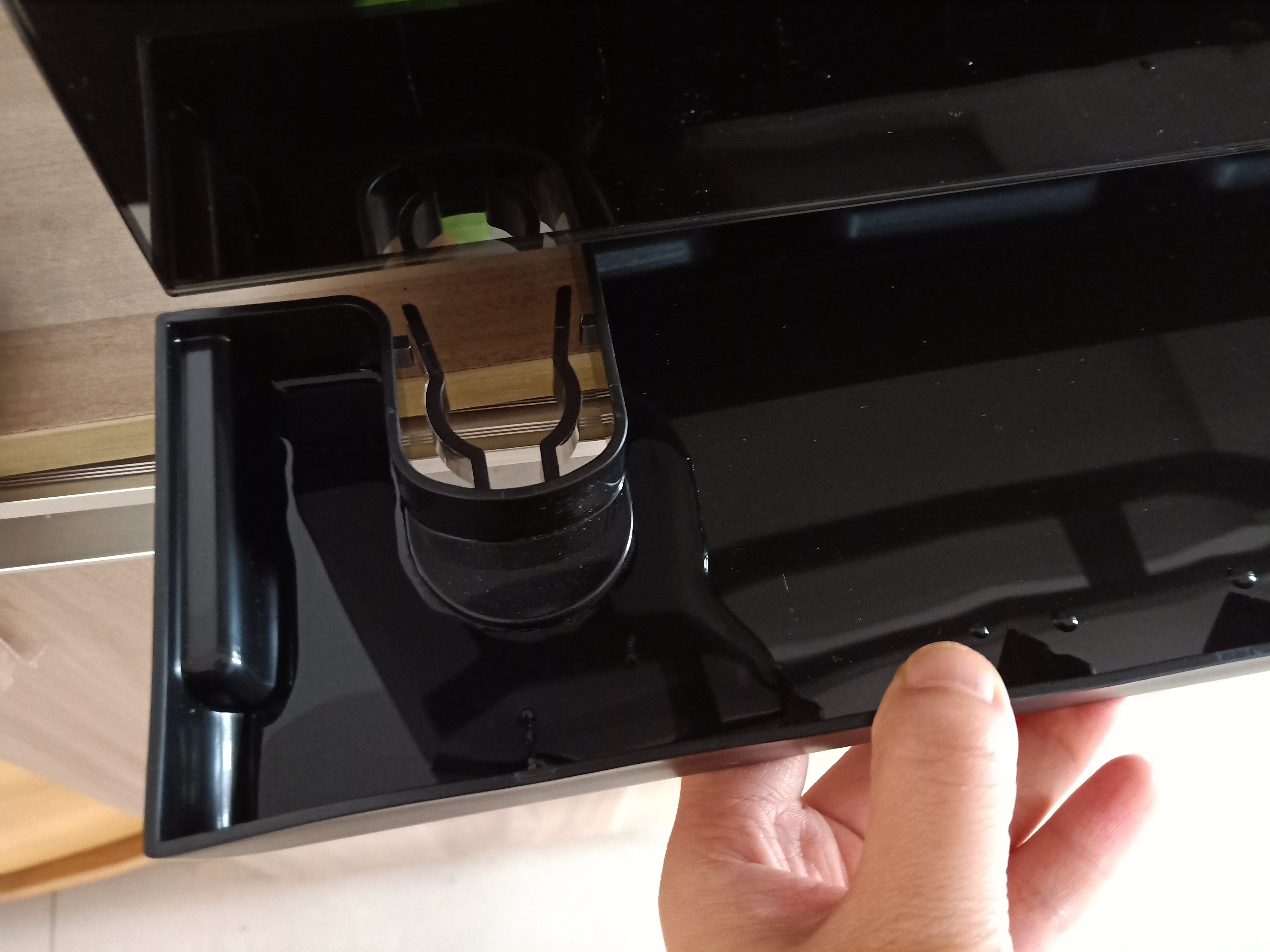 叫老公买了一台机器，厨房做菜无油烟，皮肤也变好，还宽敞了许多