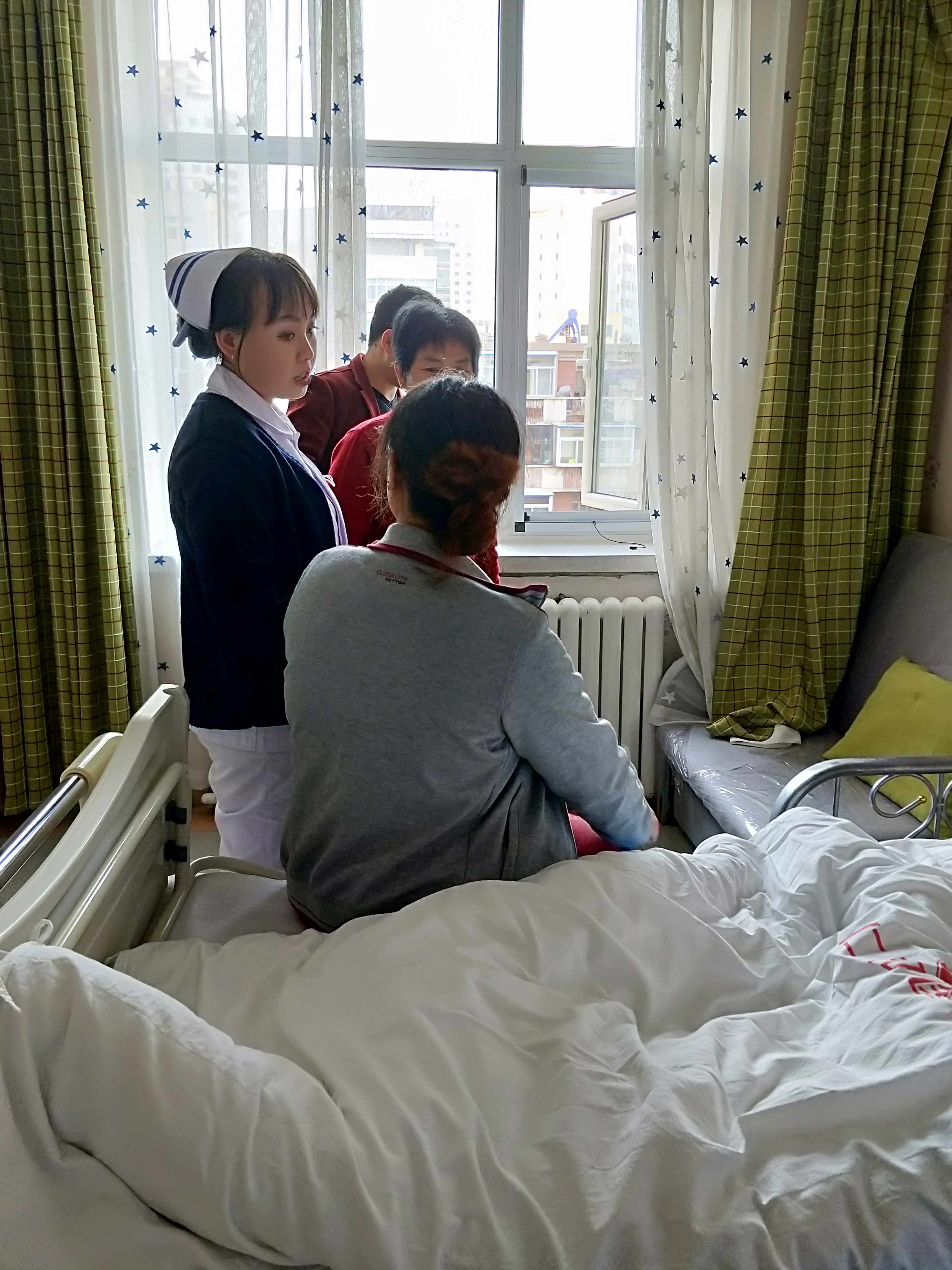 产后恶露淋漓不尽伴有腰酸,产后恶露粘稠排不出来怎么办