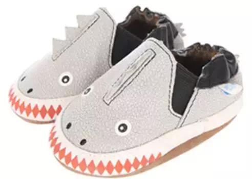 宝宝穿什么鞋好关系到足部发育,穿什么鞋适合儿童脚部发育