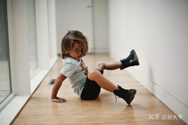 每个人都有一双马丁靴,一双有质感的马丁靴