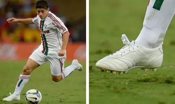 耐克和阿迪足球鞋哪个好,足球鞋阿迪达斯好还是耐克好