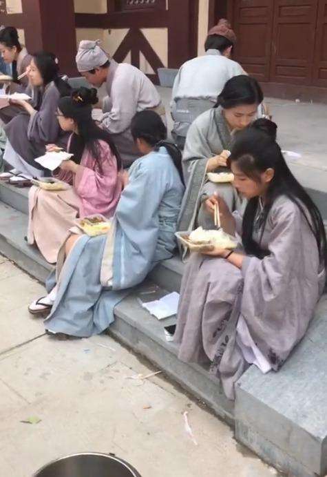 横店影视城当群演,横店群演的心酸生活