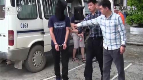 “黄鳝门”事件女主角：长相斯文，刚开始心里抵触，两个月赚9万！