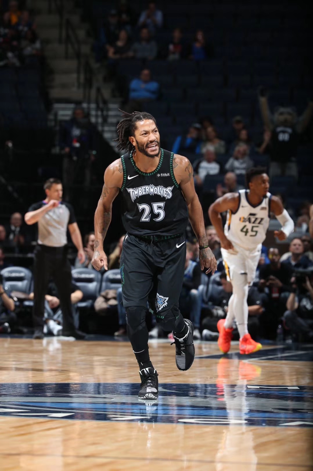 NBA今日球鞋精选：库里唐斯上脚万圣节特别款罗斯50分战靴诞生