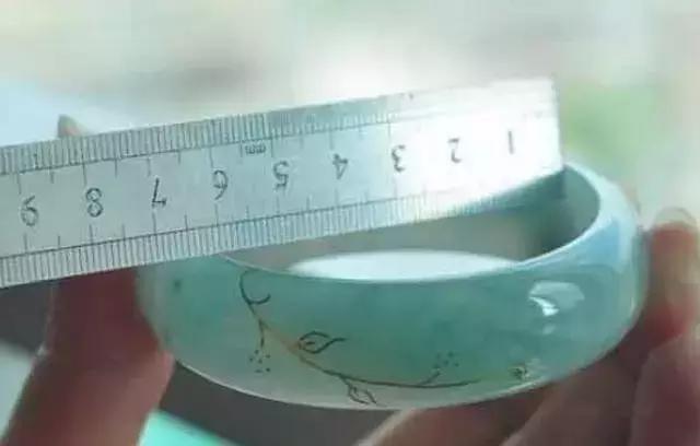 如何确定手镯戴多大,手镯戒指尺寸怎么戴