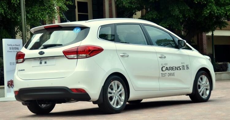 10万公里起亚新佳乐7座测评,现代库斯途和大众途安怎么选