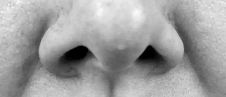 感冒鼻塞一边堵一边通怎么回事,为什么鼻塞的时候经常堵一边