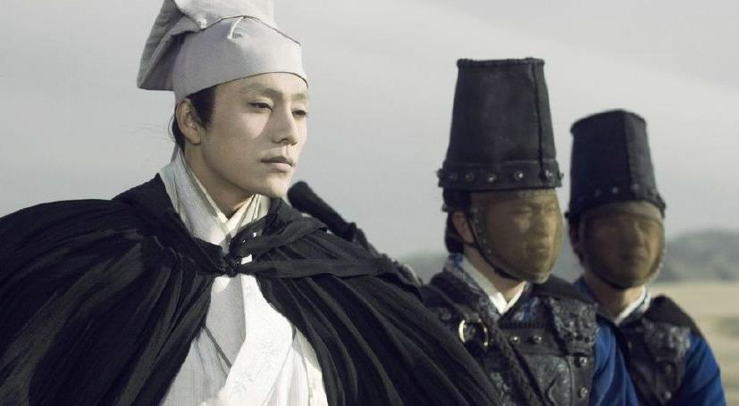 这类太监是很受那些嫔妃欢迎的,他们可以滋润那些饥渴的嫔妃