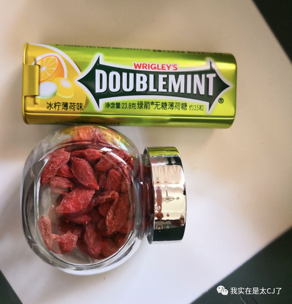 没想到是以这样的形式上了热搜