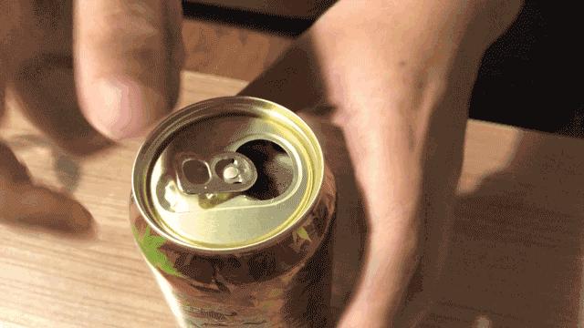 在便利店就能买到的啤酒,在便利店买了一罐啤酒