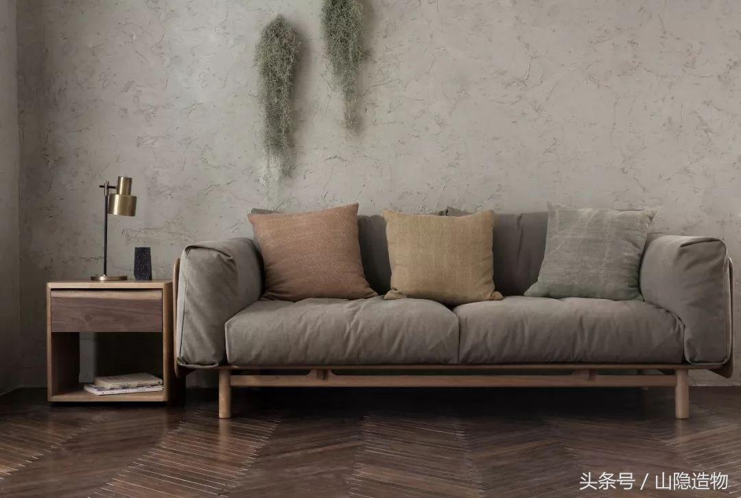 一个卧室一张双人床,一个房间两张实木床照片