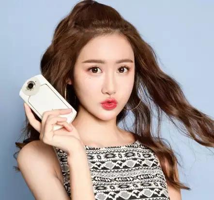 快来get新拍照方式,自拍秀告别单调的自拍