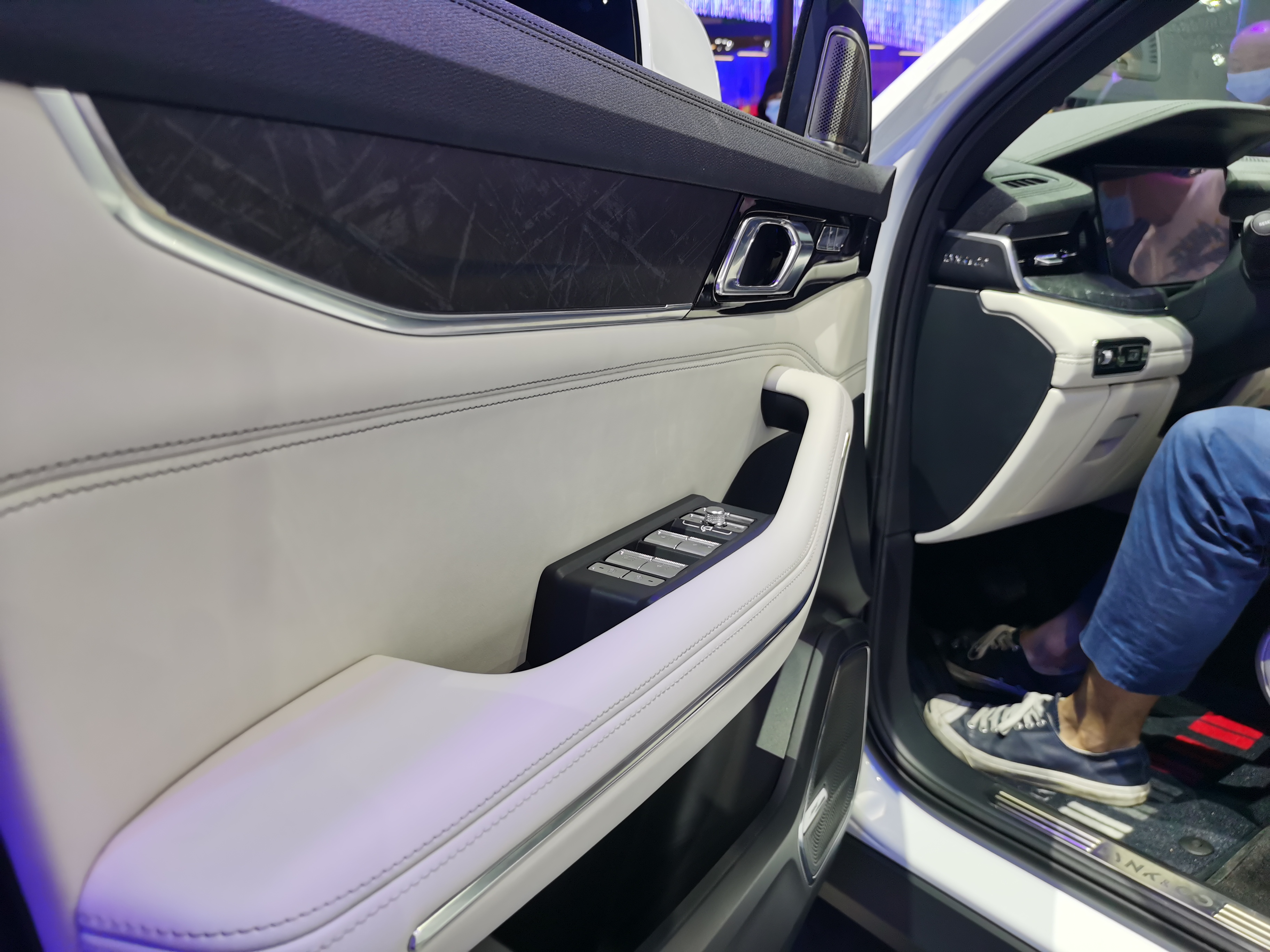 领克09phev和xc90phev区别,领克09音响和沃尔沃xc90音响对比