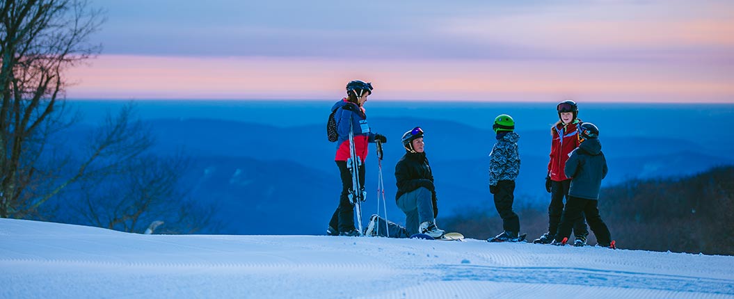 凛冬冰雪季 看美国首都地区的大人小孩玩什么