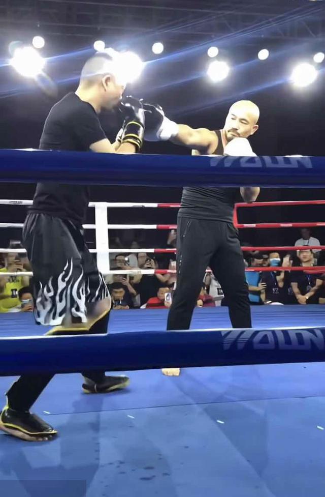 武僧一龙不躲闪随便打头,武僧100万出场费多少