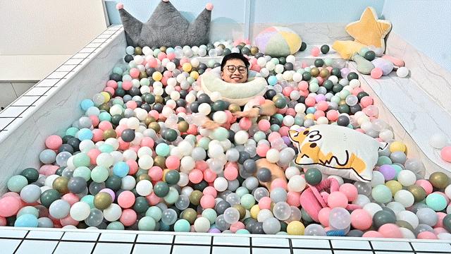 吸屁屁，短腿大耳肉嘟嘟，这家店进去就出不来了…