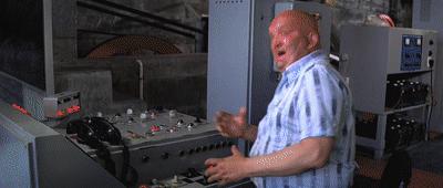 007大钢牙视频,007大钢牙咬死鲨鱼