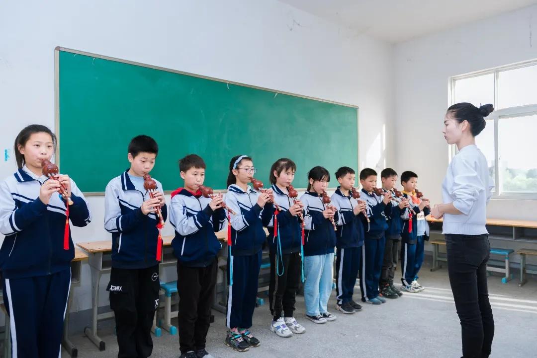 足球、跆拳道、葫芦丝、舞蹈唐河育才实验学校兴趣班趣味无极限