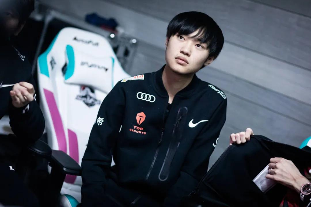 fpx2-10翻盘,fpx豪取六连胜