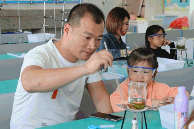 「北社向阳实验室」DIY叶脉书签,探索叶子的秘密,一