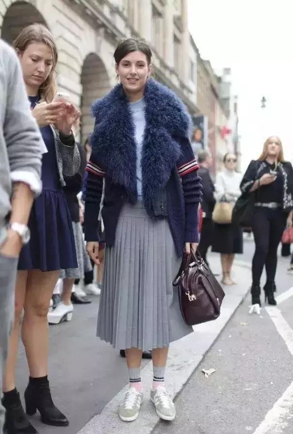 让杨幂热巴都爱不释手的白毛衣,迪丽热巴杨幂同款单品