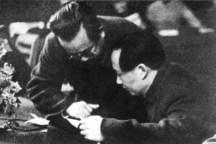 *党**的骆驼任弼时:一生有三怕为人民公而忘私